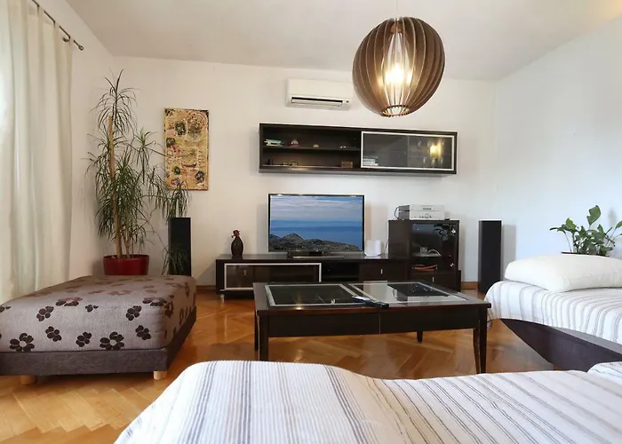 House Lipo 3* Μακάρσκα