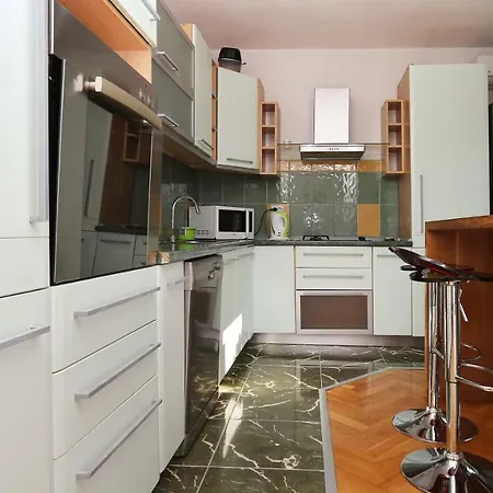 Guest house House Lipo