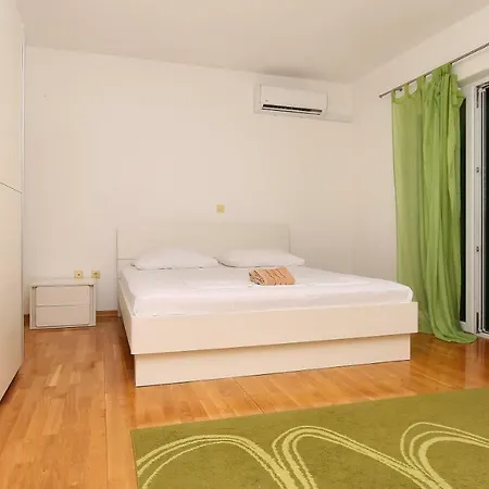 Guest house House Lipo 3*