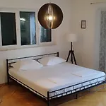 House Lipo בית הארחה