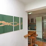 House Lipo בית הארחה 3*