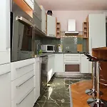 בית הארחה House Lipo