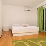 בית הארחה House Lipo 3*