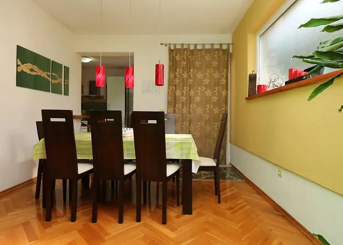 House Lipo Guest house